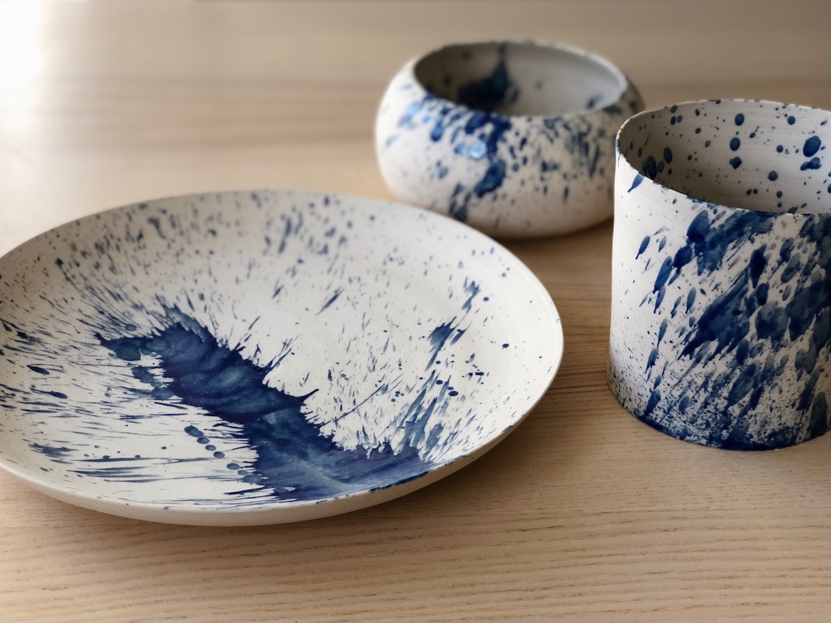 Blue splash ceramics set | Stefania Gobbi, handmade ceramics